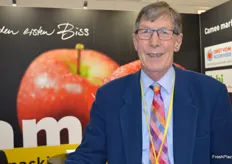 Adrian Barlow renowned apple and pear expert in the UK is also involved in an exciting project called the National Fruit Collection Trust where they are testing apple varieties in the conditions of the future.